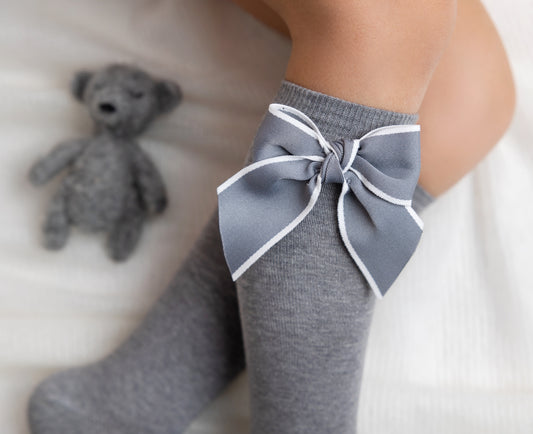 Knee High Sock With Cross Grain Stripe Bow